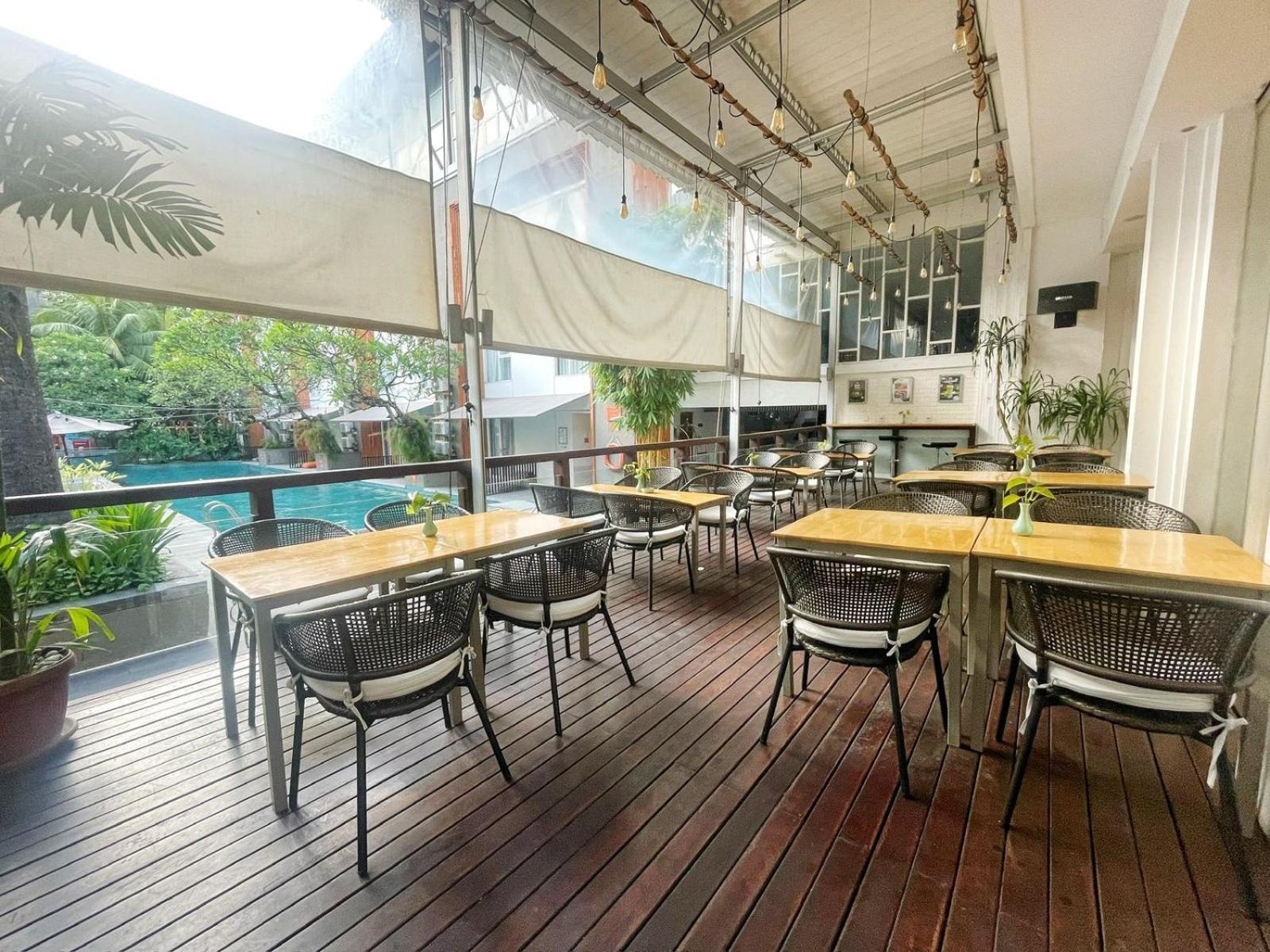Harris Hotel & Residences Sunset Road Kuta  Exterior photo
