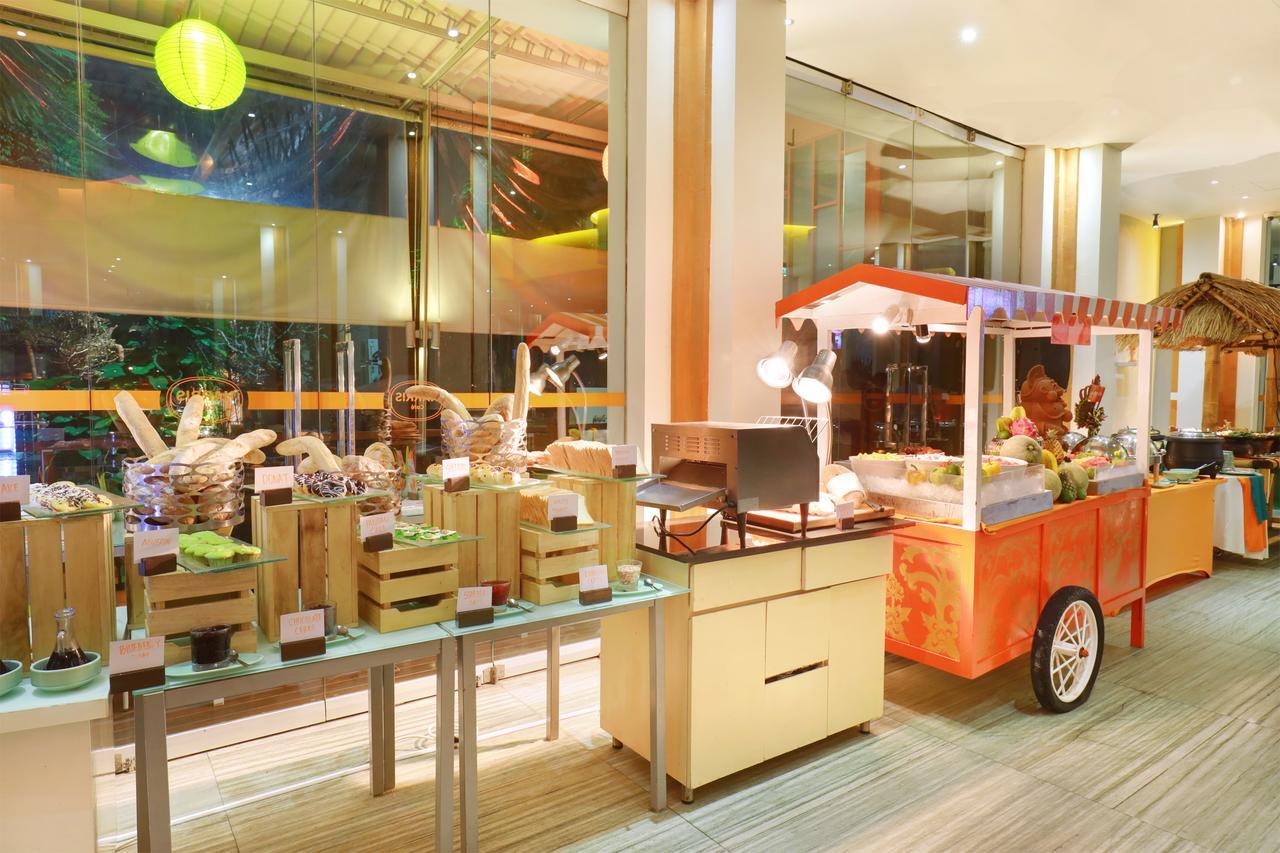 Harris Hotel & Residences Sunset Road Kuta  Exterior photo